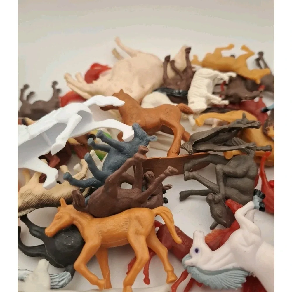 Vtg/Modern Plastic Farm Animals Lot Horses Cows Pigs Donkeys Chickens 1.88 lbs